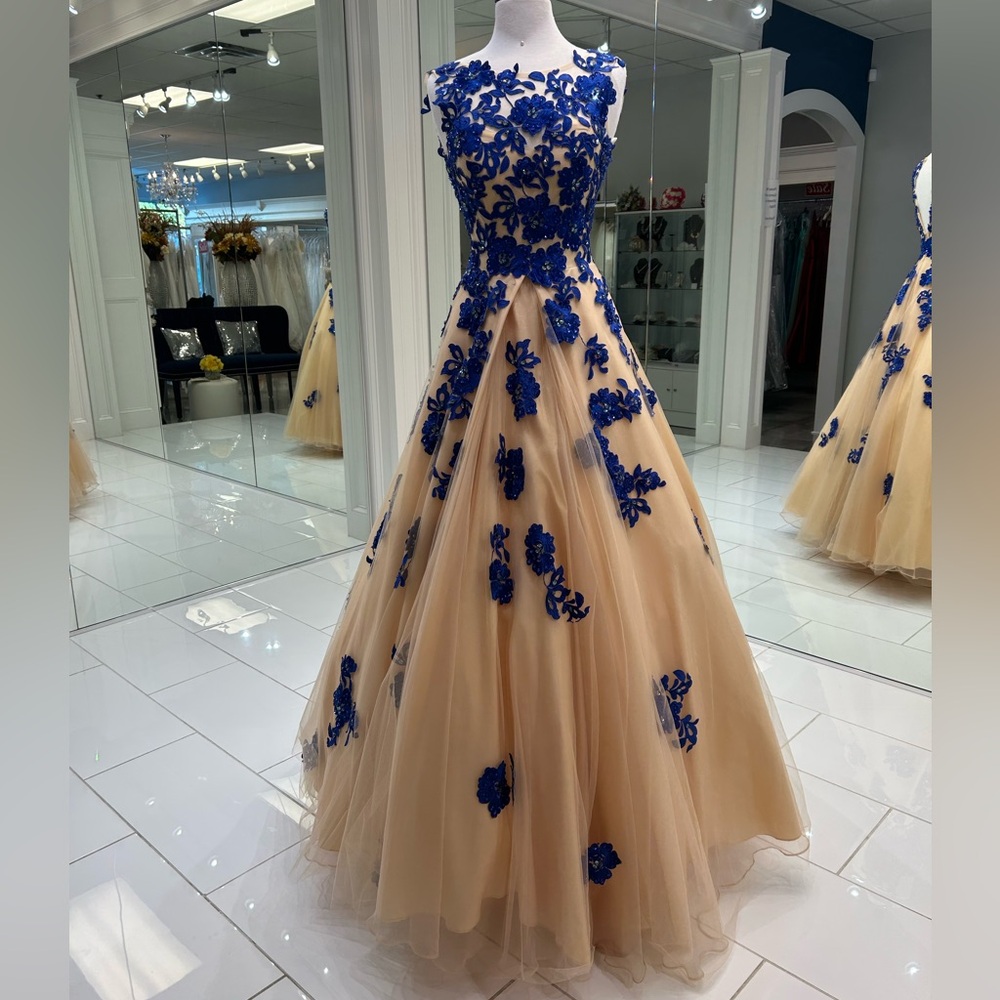 Elegant Blue Floral Evening Gown